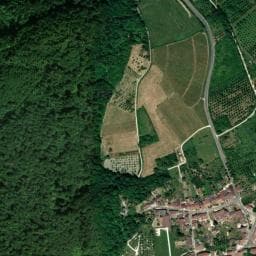 Vue de Cabane tente camping du bois joli