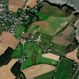 Vue de Aire de pique-nique et de stationnement de Lermot