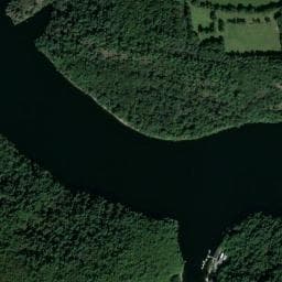 Vue de Camping Merlin les pieds dans l'eau