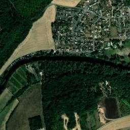Vue de Aire de camping-car à Donnemain-Saint-Mamès