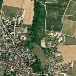 Vue de Aire de stationnement / Champagne Remy Massin