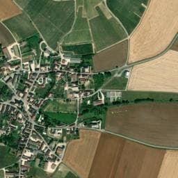 Vue de Aire de stationnement / Champagne Paul-Marie Bertrand