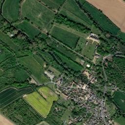 Vue de Aire de stationnement et de service en bord de Vègre