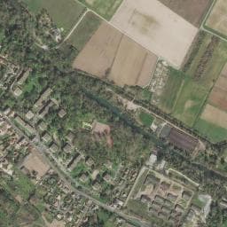Vue de Aire de camping-car à Saint-Denis-en-Val (2)