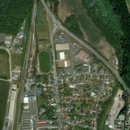 Vue de Aire de services municipale pour camping-car