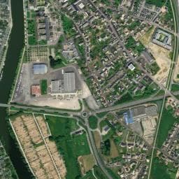 Vue de AIRE DE STATIONNEMENT CAMPING-CARS