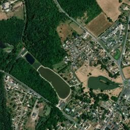 Vue de Aire de Camping-car de Jouy-le-Potier - Champs des Bretons