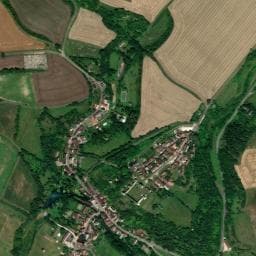 Vue de Druyes-les-Belles-Fontaines Aire de service et de stationnement