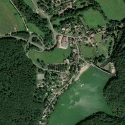 Vue de Aire pour camping-cars du camping du Lac de Pont