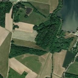 Vue de Camping Intercommunal du plan d'eau de Courtavon Les 2 Barges