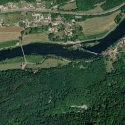 Vue de Aire de stationnement Ougney-Douvot.