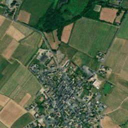 Vue de AIRE DE STATIONNEMENT CHAMP SUR LAYON