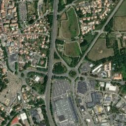 Vue de AIRE DE STATIONNEMENT  CENTRE-VILLE DES PINS