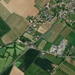 Vue de AIRE DE STATIONNEMENT AUBIGNE SUR LAYON