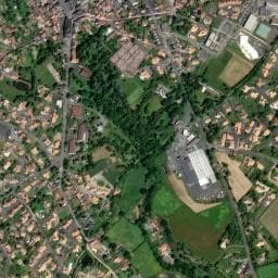Vue de Aire de camping-car à Lys-Haut-Layon