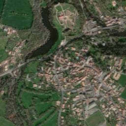 Vue de Aire de stationnement camping-car TIffauges