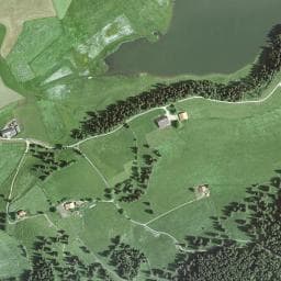 Vue de Abri du Lac des Taillères