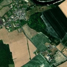 Vue de Aire de stationnement camping-car Route de Maire