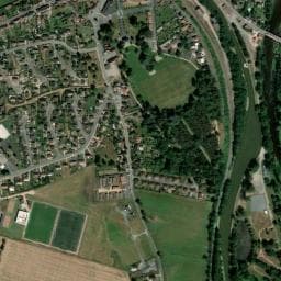Vue de Aire de services Camping-car Vallon-en-Sully