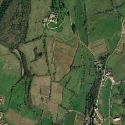 Vue de Aire de stationnement pour camping-car Berzé-le-Châtel