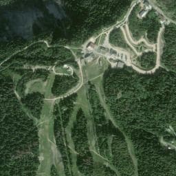 Vue de Aire de services pour camping-cars de La Faucille