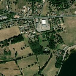 Vue de Aire de Stationnement de Camping Cars Prémilhat