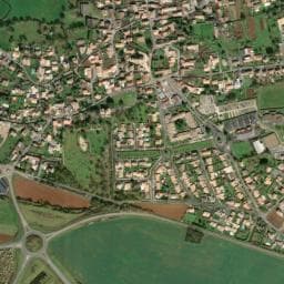 Vue de Aire de Stationnement Mairie de Vouillé