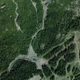 Vue de Aire de camping-car à Magland (2)