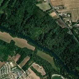 Vue de Aire de services camping-cars camping du Plan d’eau