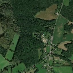 Vue de Aire d'accueil de camping-cars du camping municipal des Combes
