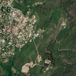 Vue de Aire de camping-car à Ardoix