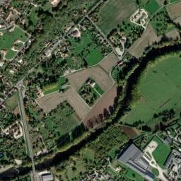 Vue de Aire de camping-cars du minigolf Montignac Lascaux