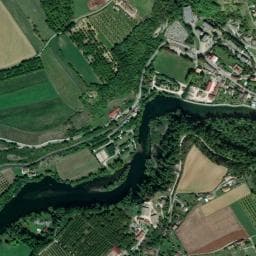 Vue de Aire de camping-car à Saint-Thomas-en-Royans