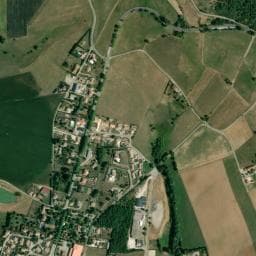 Vue de Aire de camping-car à Châteauneuf-de-Vernoux