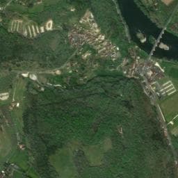 Vue de Aire de camping-car à Vézac (5)