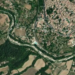 Vue de Aire de camping-car à Ponet-et-Saint-Auban