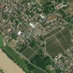Vue de Accueil Camping-Cars à la Maison des Vins de Cadillac