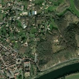 Vue de Aire de camping-car à Monsempron-Libos