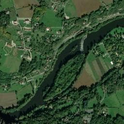 Vue de Aire de camping-car à Tour-de-Faure