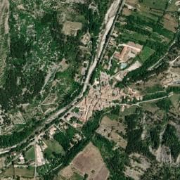 Vue de Aires de stationnement camping-cars Rémuzat