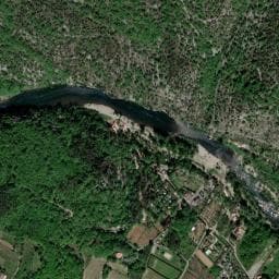 Vue de Aire de camping-car à Berrias-et-Casteljau (4)
