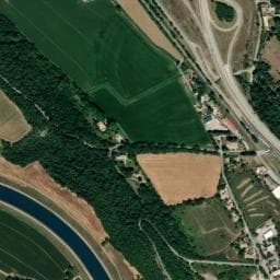Vue de Aire de Camping-Car à la ferme le Domaine d'Aimel