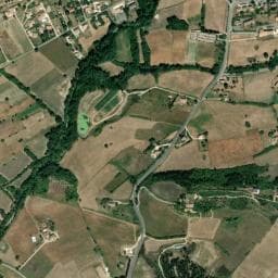 Vue de Aire de stationnement de camping-cars Montbrun les Bains
