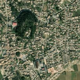 Vue de Aire de camping-car de la cave coopérative de Laudun-Chusclan