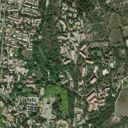 Vue de Aire Camping-car municipale Gréoux-les-Bains