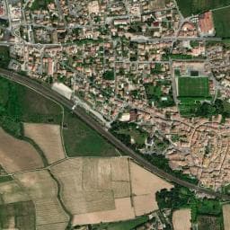 Vue de Parking du magazin le Terroir - Capendu
