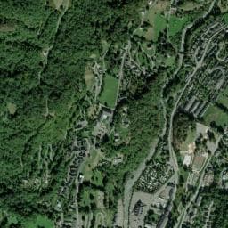 Vue de Aire Camping Car Cauterets Place de la Patinoire