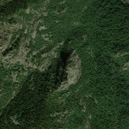 Vue de Abri (sous roche) du Roc de la Balmère