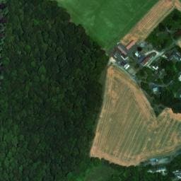 Vue satellite de Lodge en bois - Chez Tombivouac à Pierrefonds