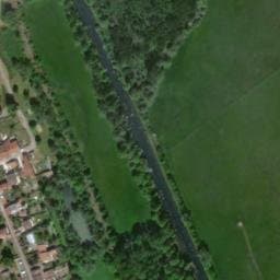 Vue satellite de Chalet sur le bord de l'étang à Sampigny